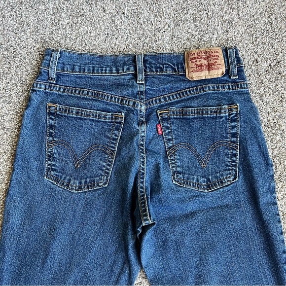 Vintage Levi’s 550 Medium Wash Relaxed Boot Cut Jeans, Size 6 - Picture 8 of 9